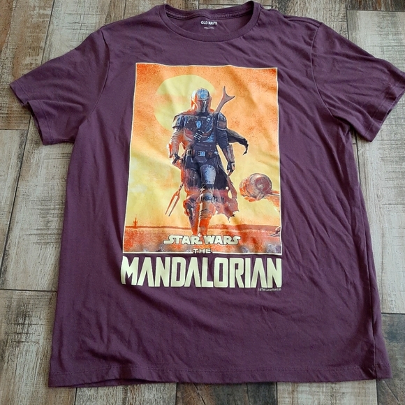 Star Wars Old Navy T-Shirt Large The Mandalorian EUC - Picture 1 of 4